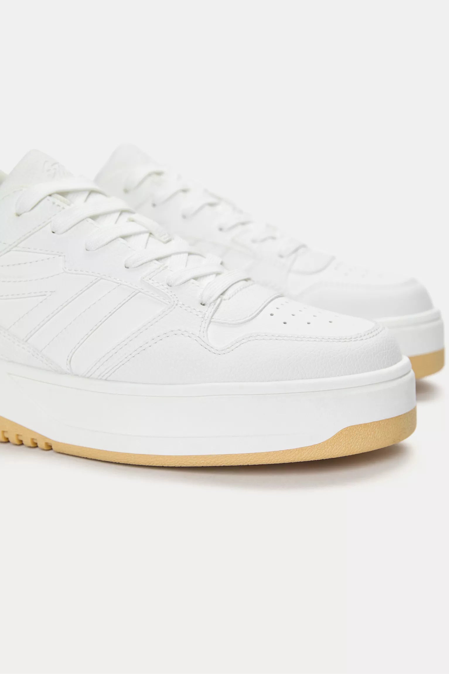 STWD Sneakers