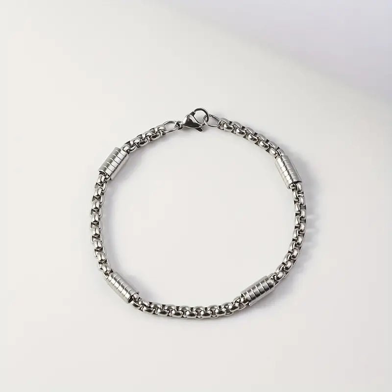 Simple and versatile stainless steel