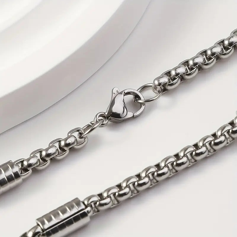 Simple and versatile stainless steel