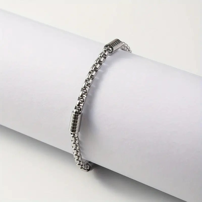 Simple and versatile stainless steel