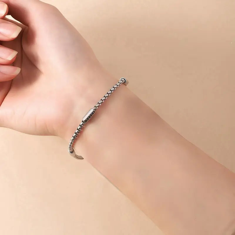 Simple and versatile stainless steel